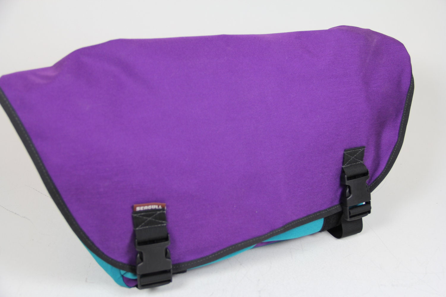 Medium Courier Bag w/ Exterior Back pocket