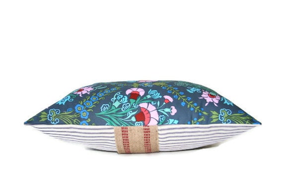 decorative pillow cover in blue floral bouquet / 18" x 18"  /  reversible / home decor / floral / teal pink blue