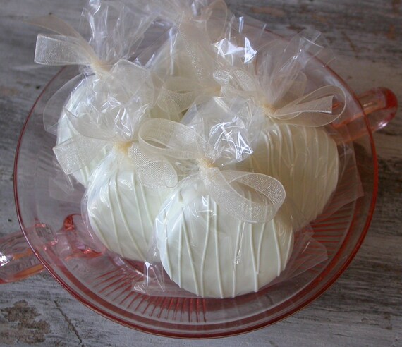 Edible Wedding Favors - White Dipped Oreo Cookies bridal shower baby shower party favor (30) Il_570xn
