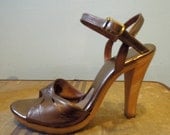 Reduced // Vintage Gold Polly Shoes, Wood heel & Platform, ankle strap