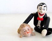 Vintage Dracula Articulated Brooch - 70s Composite Pin - Halloween Accessory - NifticVintage