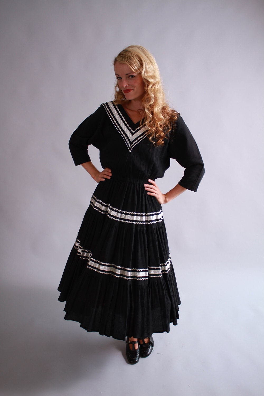 1950s patio dress / 50s rockabilly vlv black cotton squaw patio dress / dead stock vintage