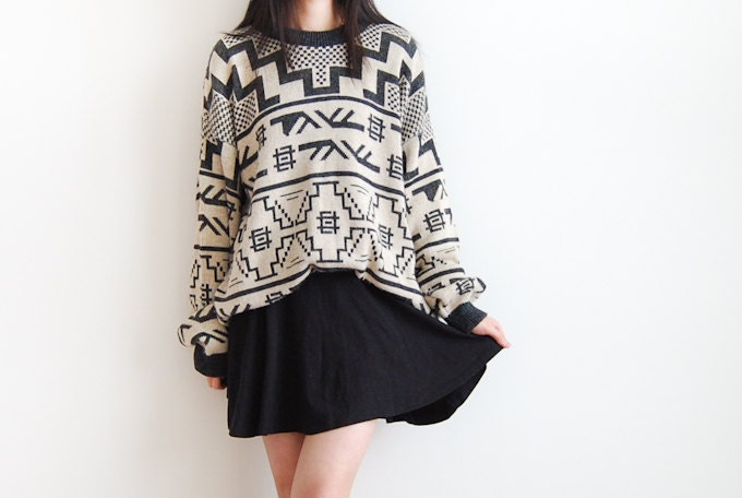 Vintage Geometric Zig Zag Patterned Sweater - Light Beige and Black