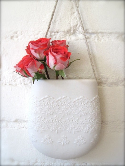 Porcelain Flower Lace Hanging Wall Pocket