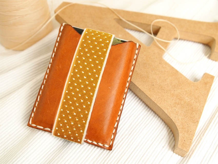 Personalized Card Holder with Elastic Band - Leather - Hand Stitched