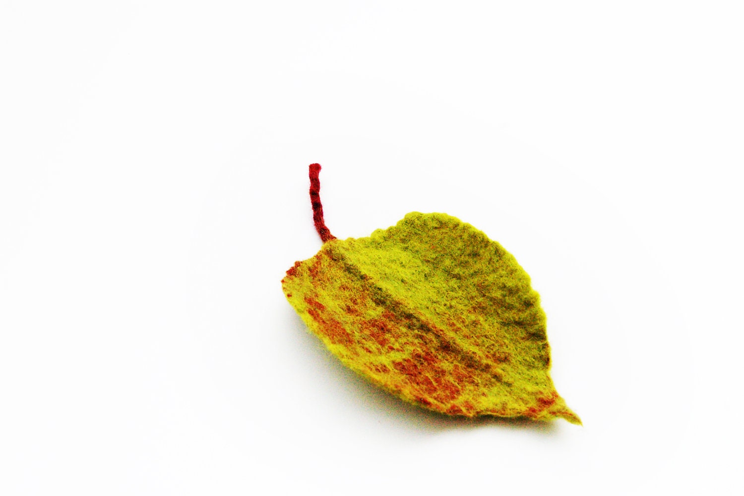 felted leaf pin brooch GREEN to RED / made to order