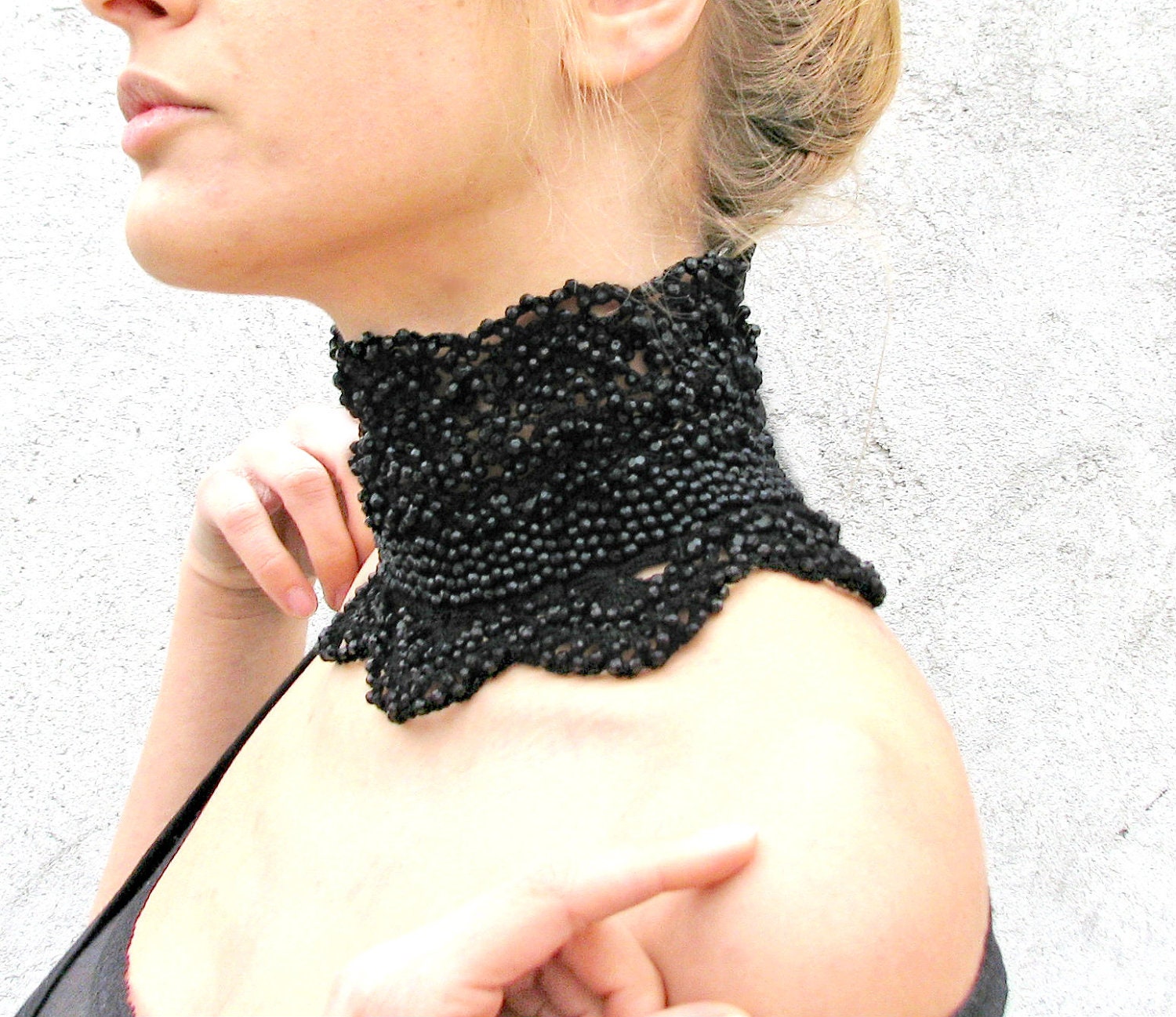 Victorian goth Marie Antoinette Beadwork Jewelry / Necklaces Choker Crochet High Collar/choker with BLACK Fire-Polished acrylic Beads