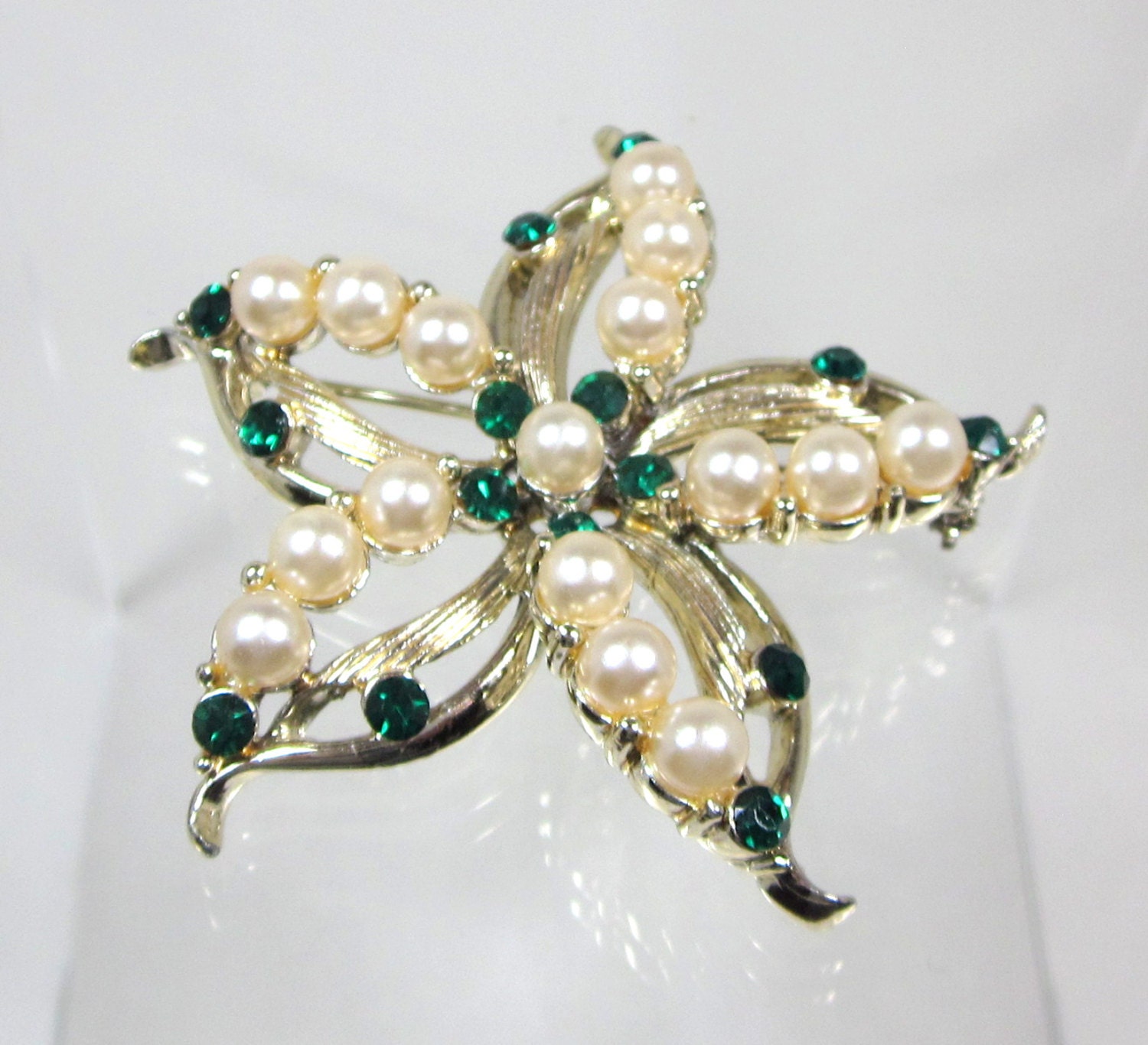 BIG SALE Vintage Emerald Rhinestone and Faux Pearl Flower Brooch Pin, Signed By Designer