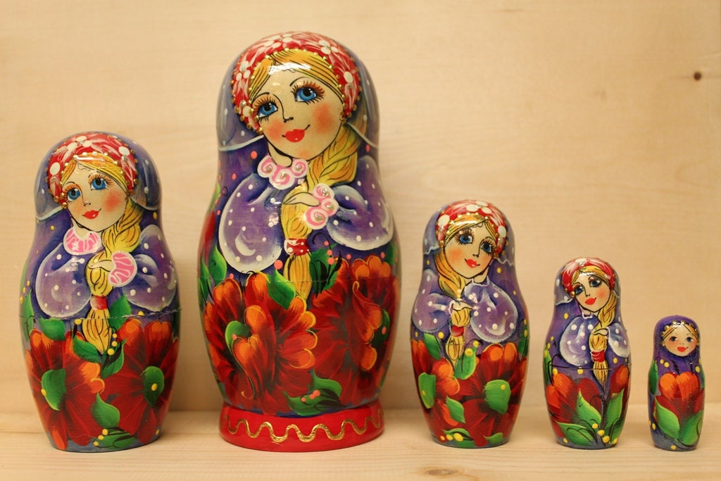 Nesting  Dolls Matryoshka  dolls with red poppies babushka dolls set of 5
