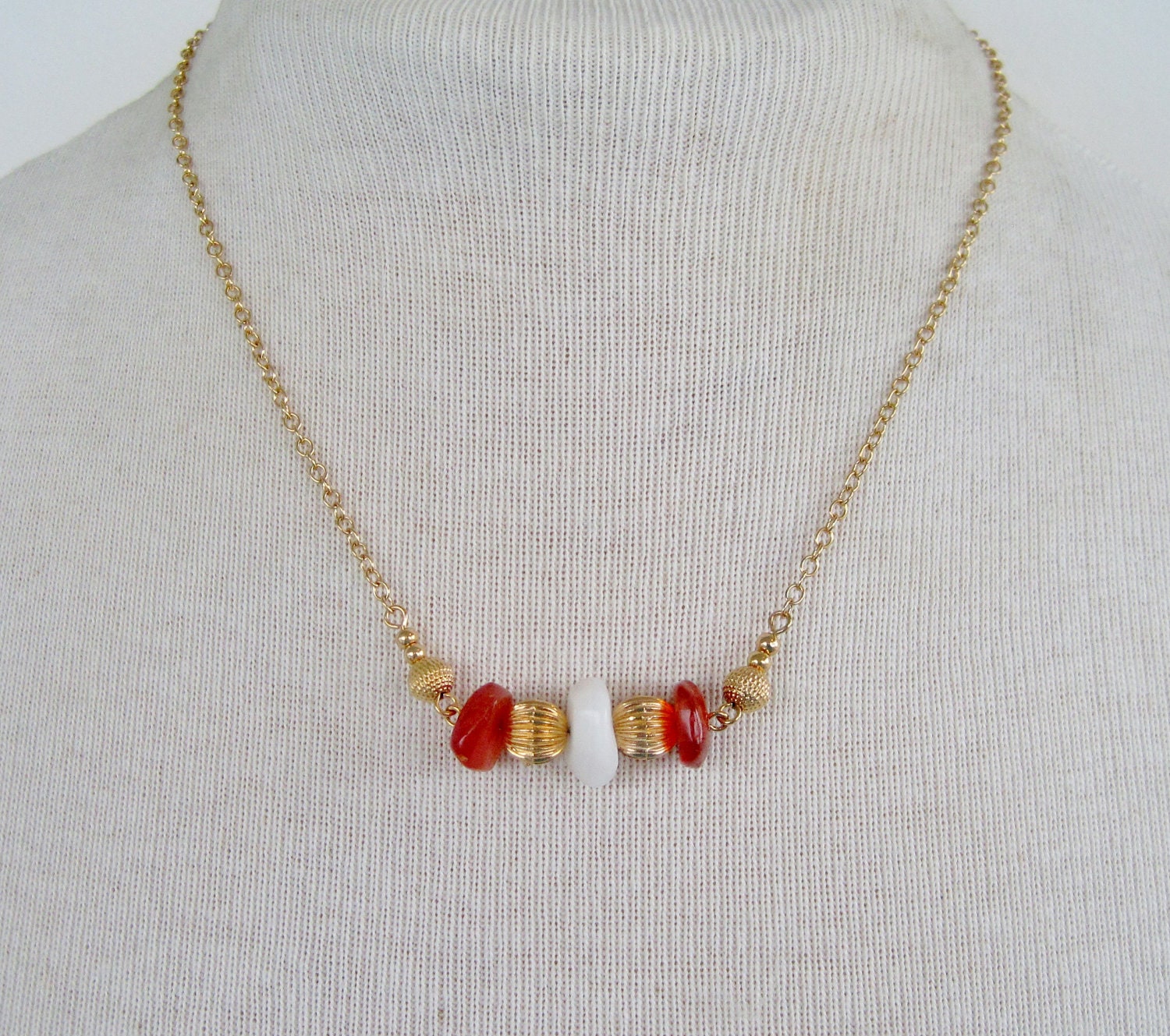 Vintage 1975 Rustic Boho Signed Avon Desert Stones Goldtone Gold Tone White Agate and Carnelian Red Brown Bead Beaded Cable Chain Necklace