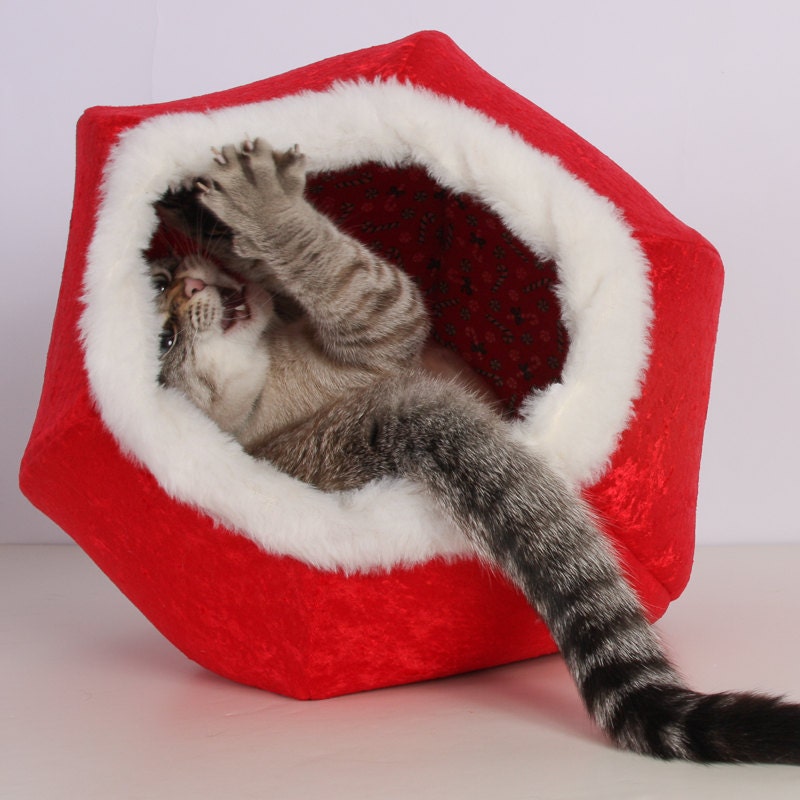 Christmas Cat Ball Unique Hand Made Kitty Bed