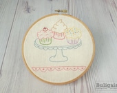 Sweet cupcakes - Embroidery hoop wall art