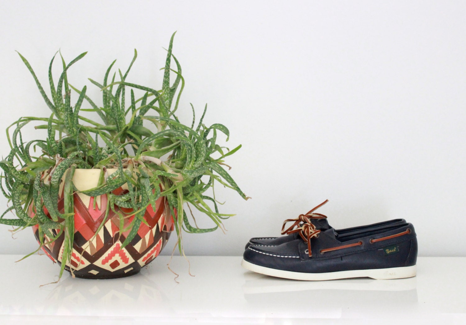 Vintage Leather Boat Shoes in Navy Blue  //  Womens Bass Loafers 8