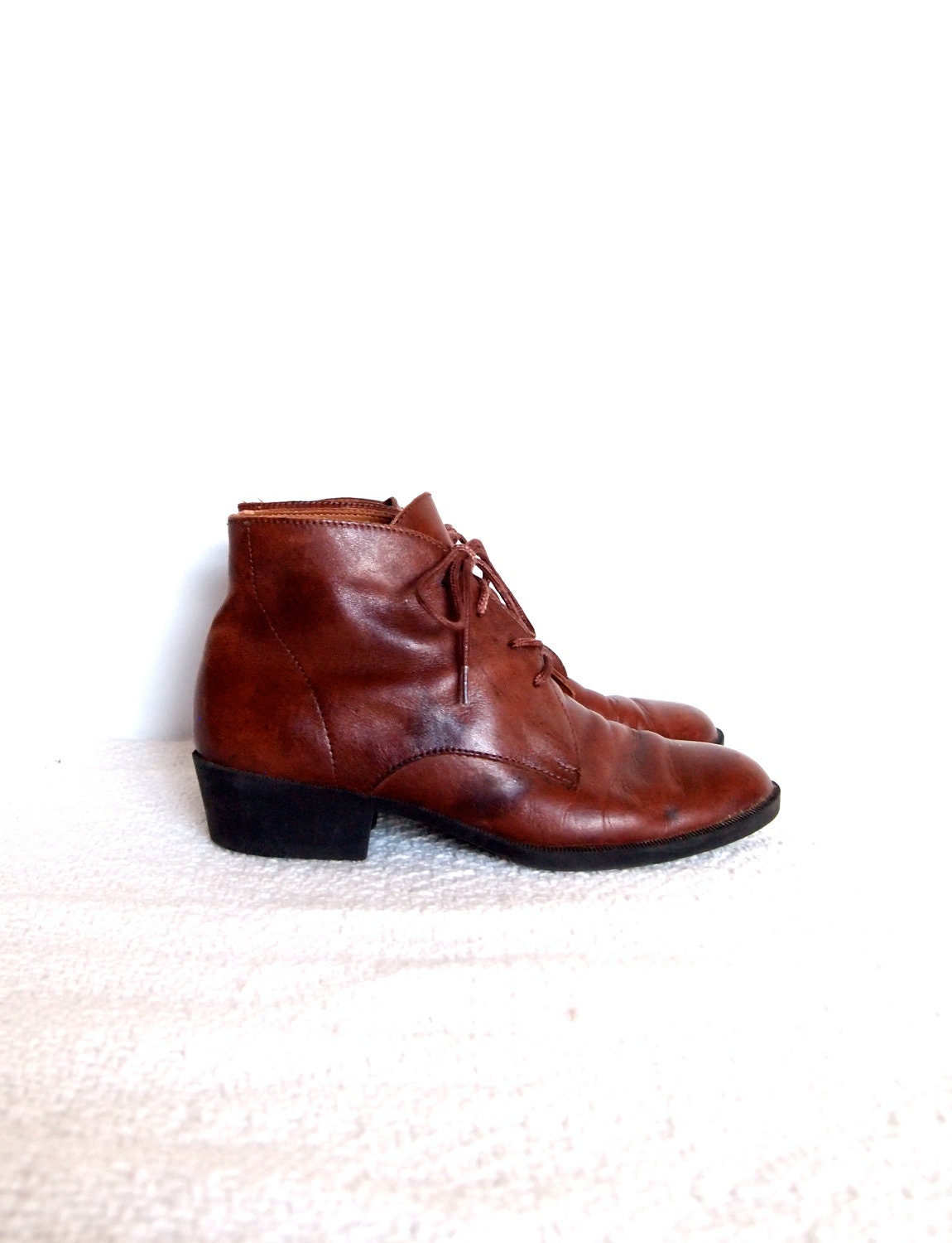 Vintage Leather Ankle Boots in Brown 7  //  Lace Up Ankle Booties Cognac
