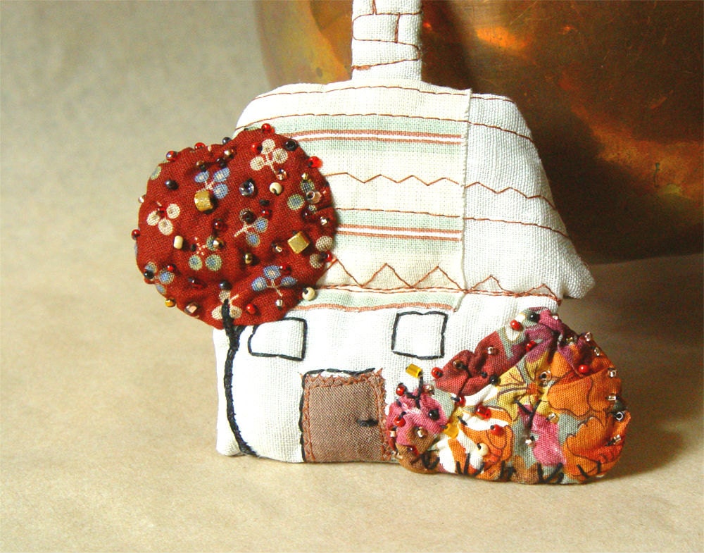 LITTLE WHITE HOUSE, Textile Ornament, Home Decor, Quilted Beaded, Fabric House