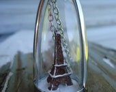 Romantic Winter Noel In Paris Snowy Eiffel Tower Diorama Necklace  -  La Tour Eiffel Dans Un Petit Verre
