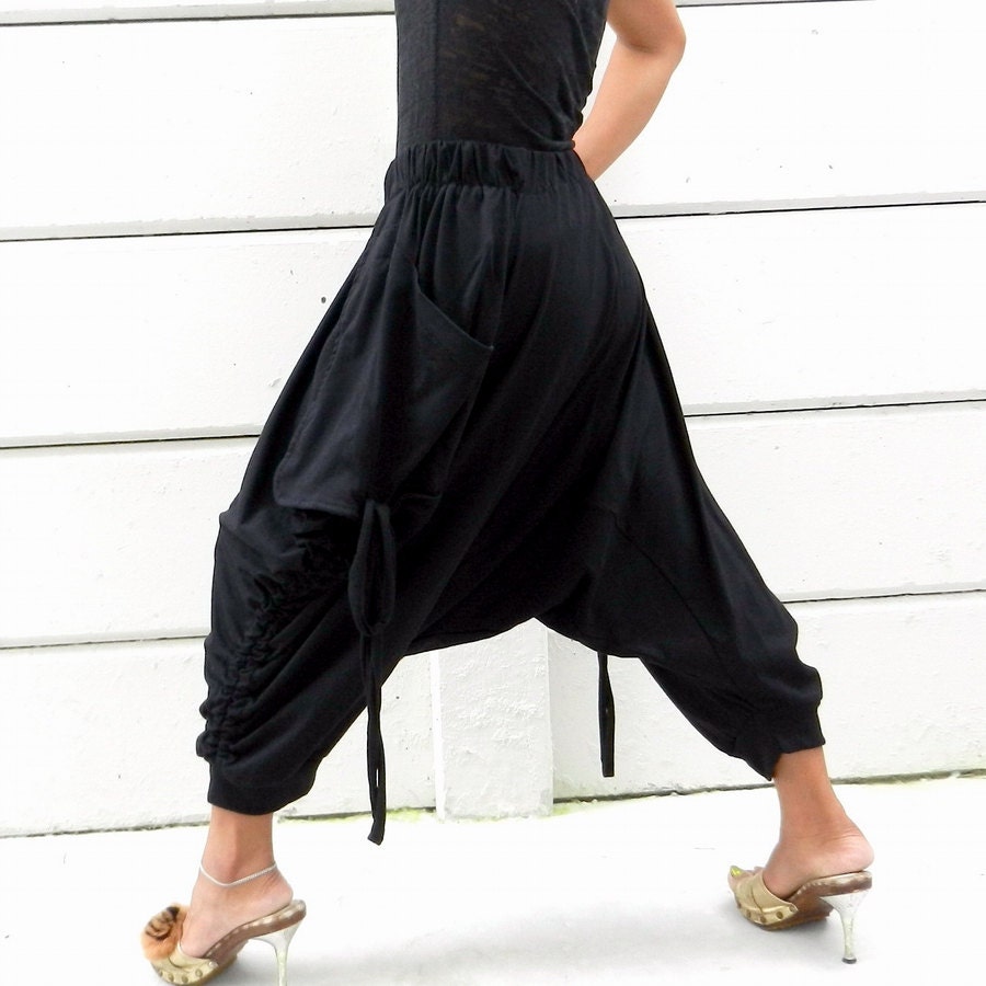 SALE 30 % Off Harem Pant Comfortable,Capri 3/4 Length Yoga, Ninja Pants..Black,Cotton Jersey.