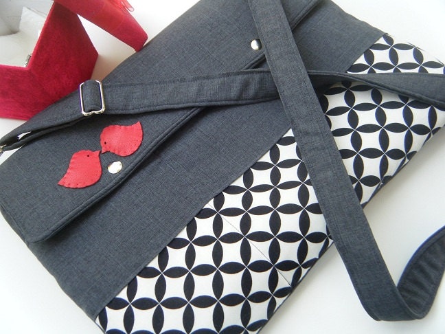 11, 13, 15 or 17 for a Macbook laptop sleeve-laptop case-laptop cover-Grey and Diamonds