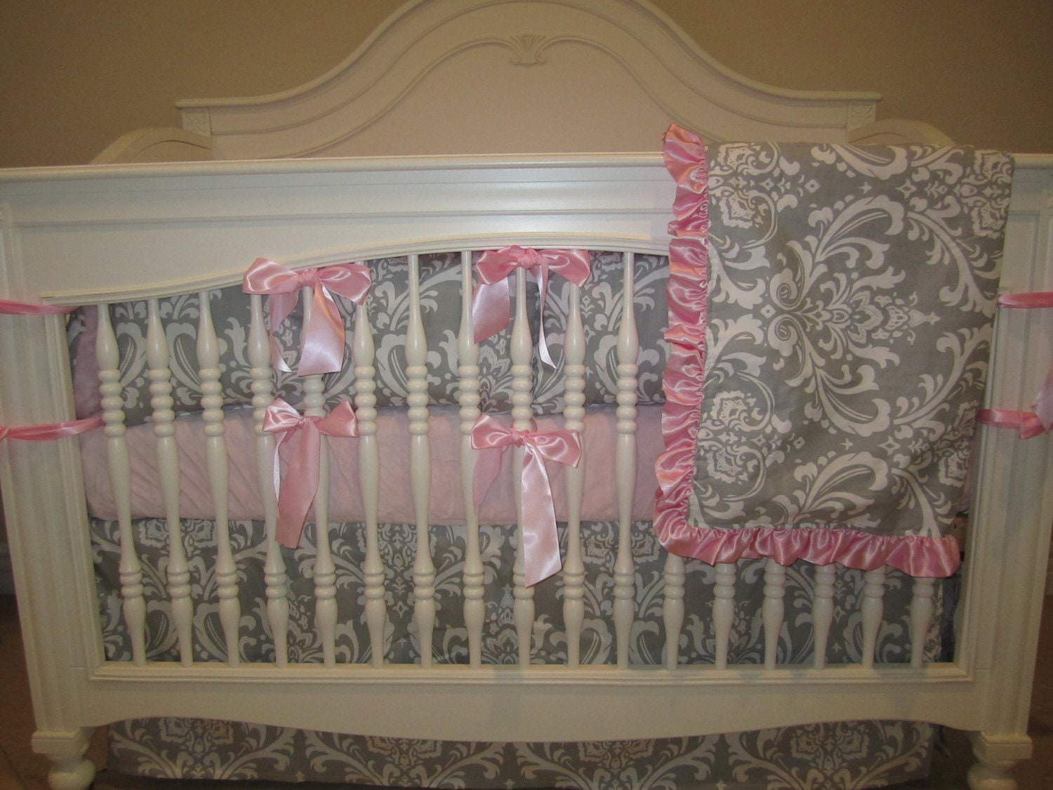 Gray Damask- 4 Piece Set Crib Bedding Set