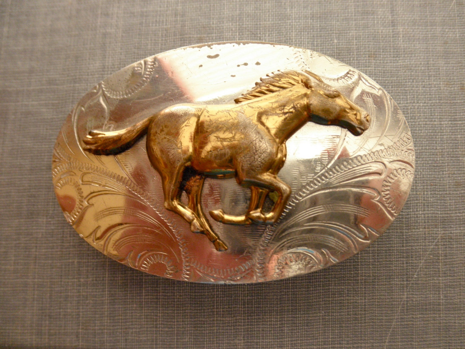 vintage LynTone silver western cowboy belt buckle-horse, made in USA