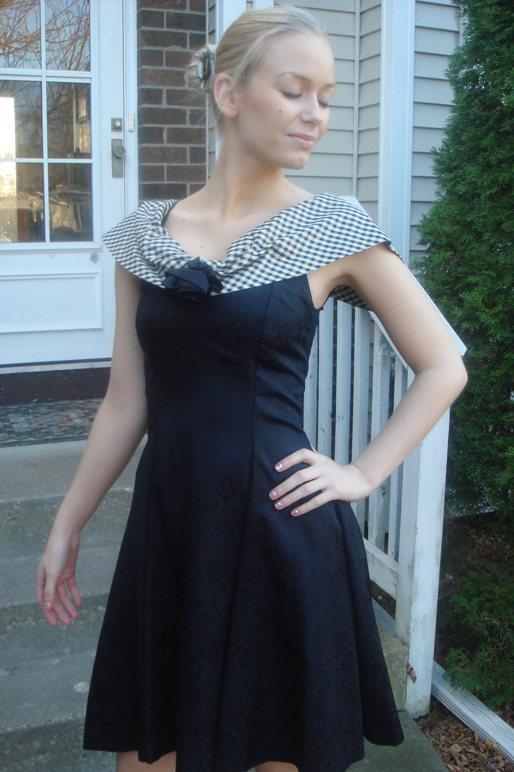 Authentic Original 1950S Dress. custom sewn .one of a kind. genuine 50s. size medium. ladies 5/6 . brocade fabric.houndstooth metallic yoke.
