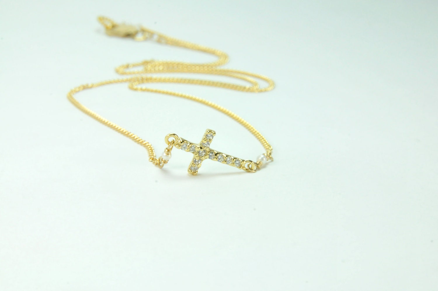 Side Cross Necklace in 14K Gold Fill, Gifts for Her, Everyday Jewelry, Everyday Side Cross Necklace