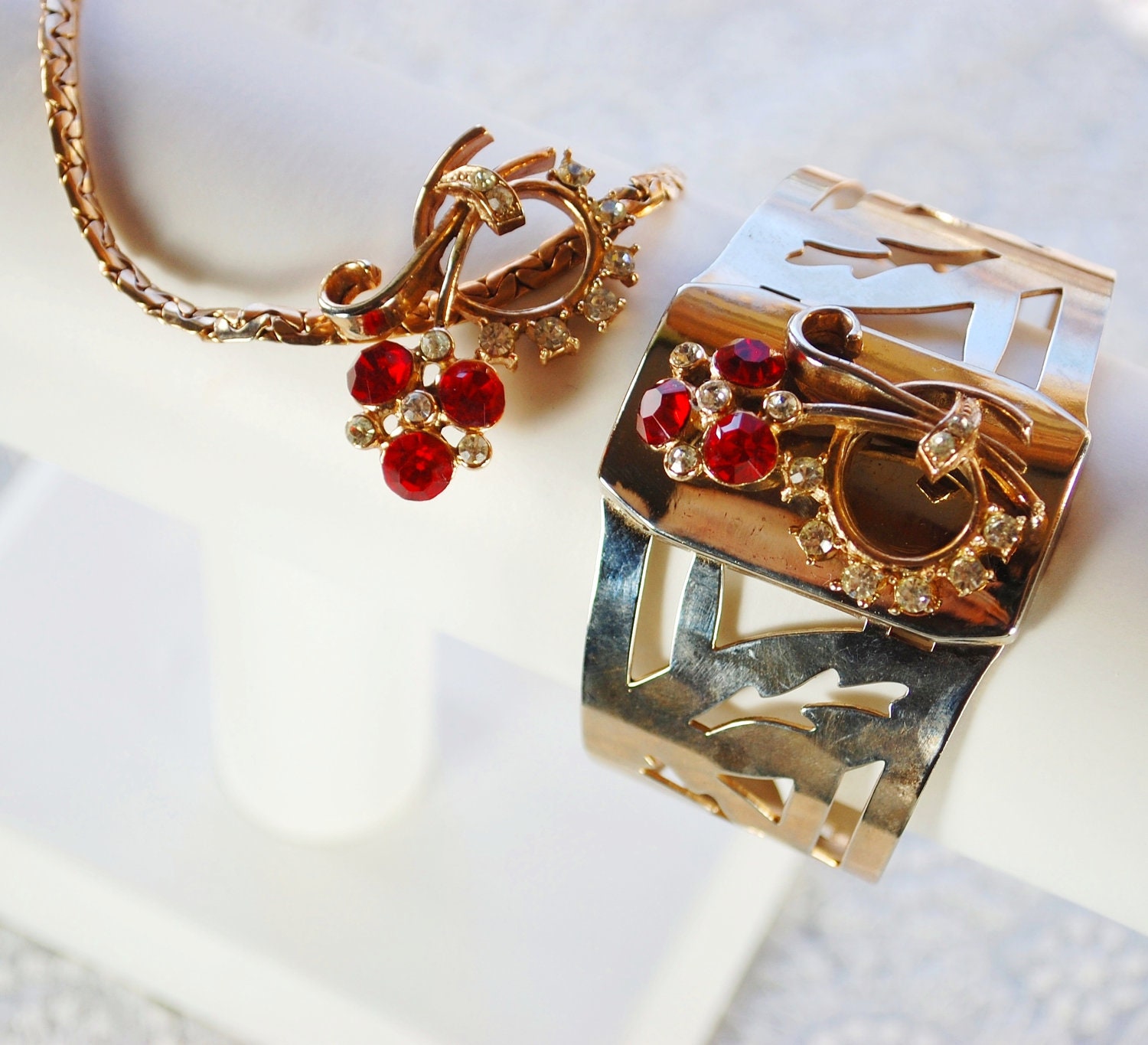 Vintage Jewelry Set, Choker Necklace, Wide Hinged Cuff Bracelet, Red Rhinestone Flower Bouquet, Gold, 1930s Art Deco Holiday Jewelry