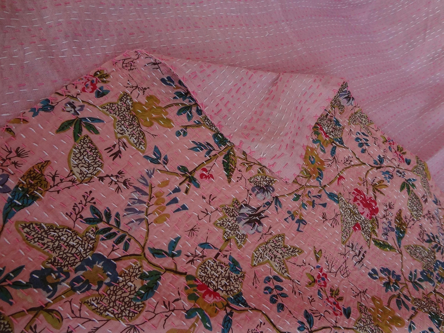 kantha quilts/kantha bedcovers /hand quilted bedcovers/kantha rallis/hand stiched bedcovers flower print hand quilted kantha bedspeads/