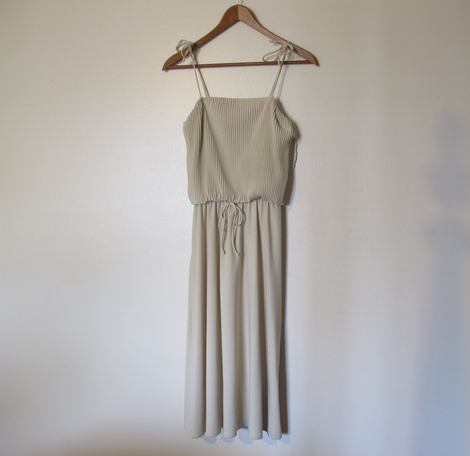 art deco greek grecian toga dress roman myth mythical beige accordion pleated white XS S M great gatsby daisy 20s jazz age