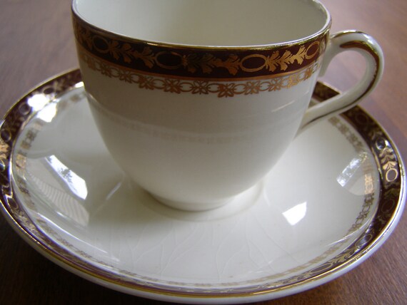 Vintage Alfred Meakin Kingsdale Pattern Maroon Cup & Saucer