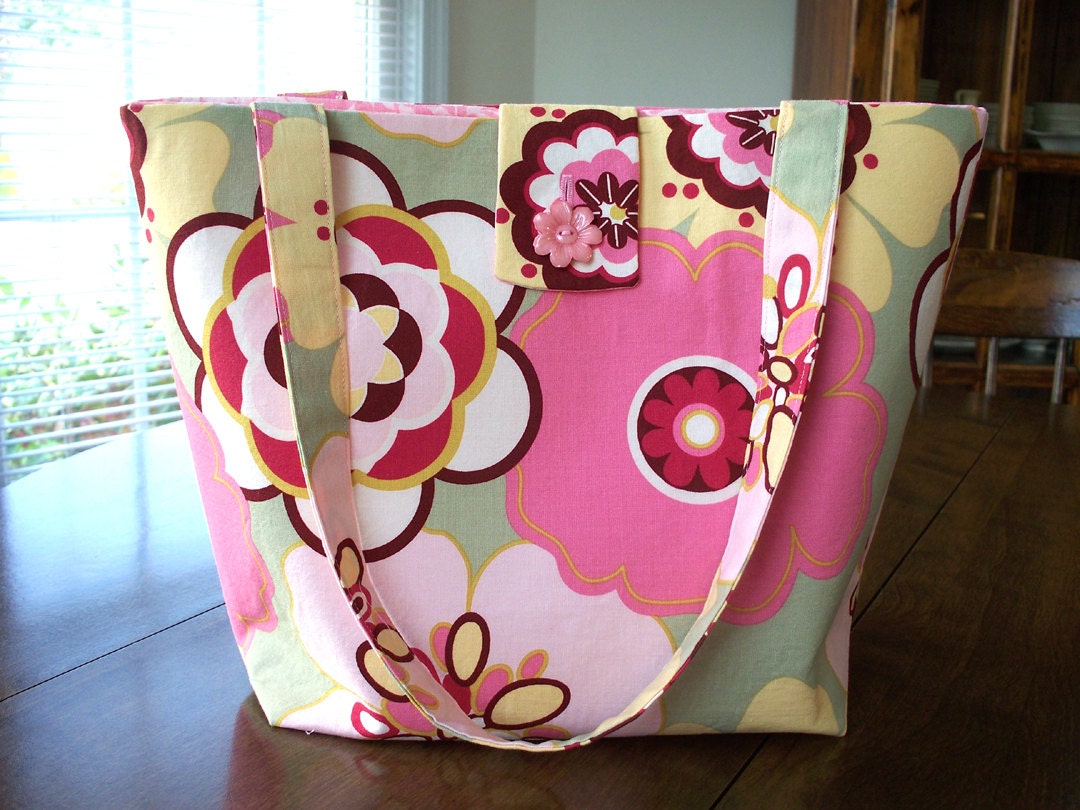 Mid-Size Tote