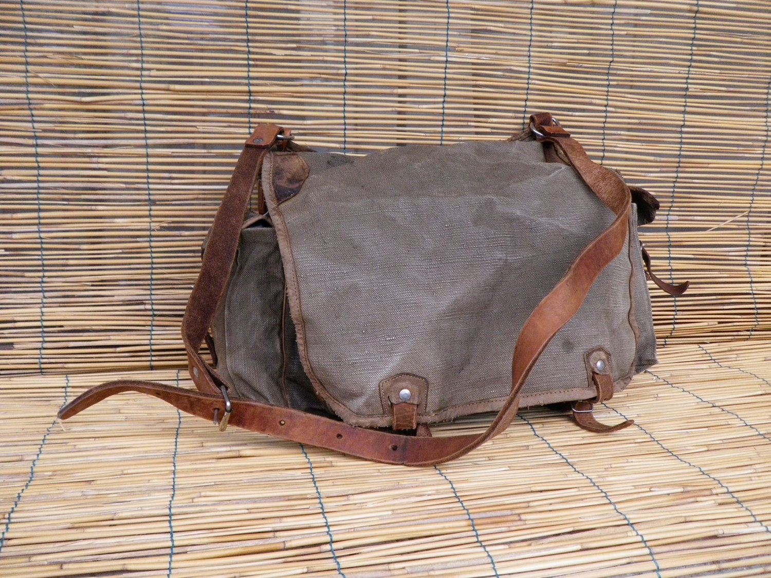 Vintage 1940's Military Washed Out Green Grey Canvas Shoulder Strap Bag