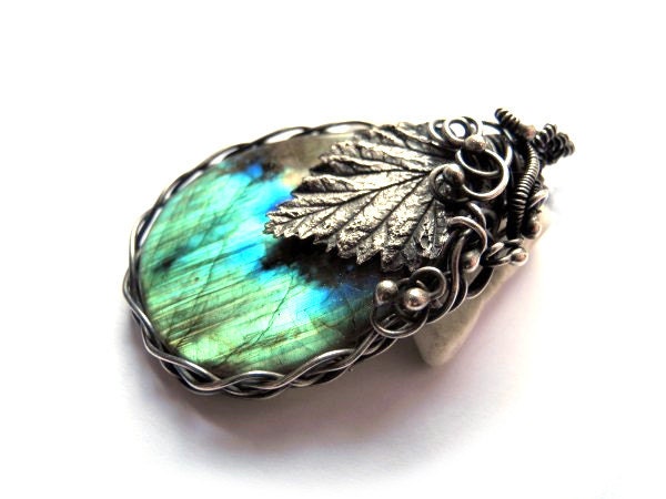 Labradorite silver pendant, hand made silver leaf, wire wrapped braid, green flash, woodland forest nature organic style, exquisit and ooak