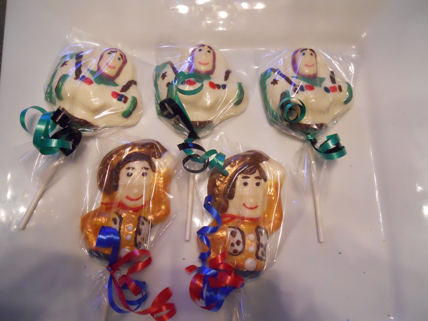 12 Toy Story 6 Buzz and 6 Woody Gourmet Chocolate Lollipops Birthday Gifts Party Favor Kids