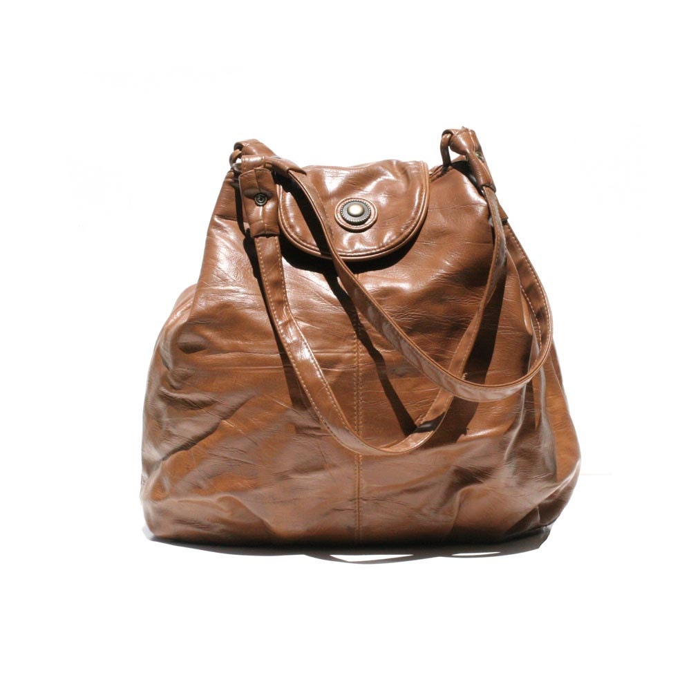 tan faux leather shoulder bag
