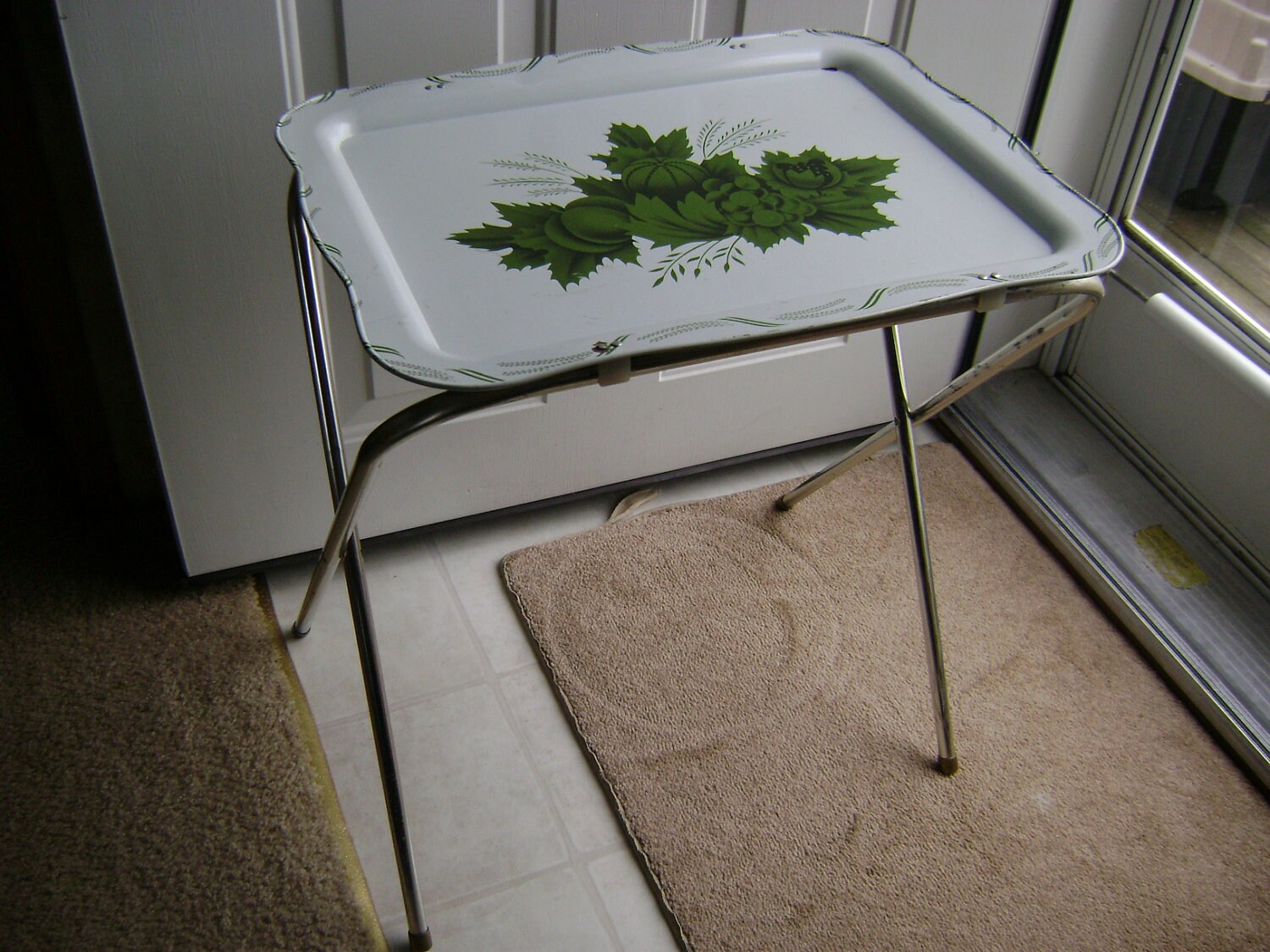 Classic Vintage TV Tray Lap Tray Craft Table by philsoldstuff
