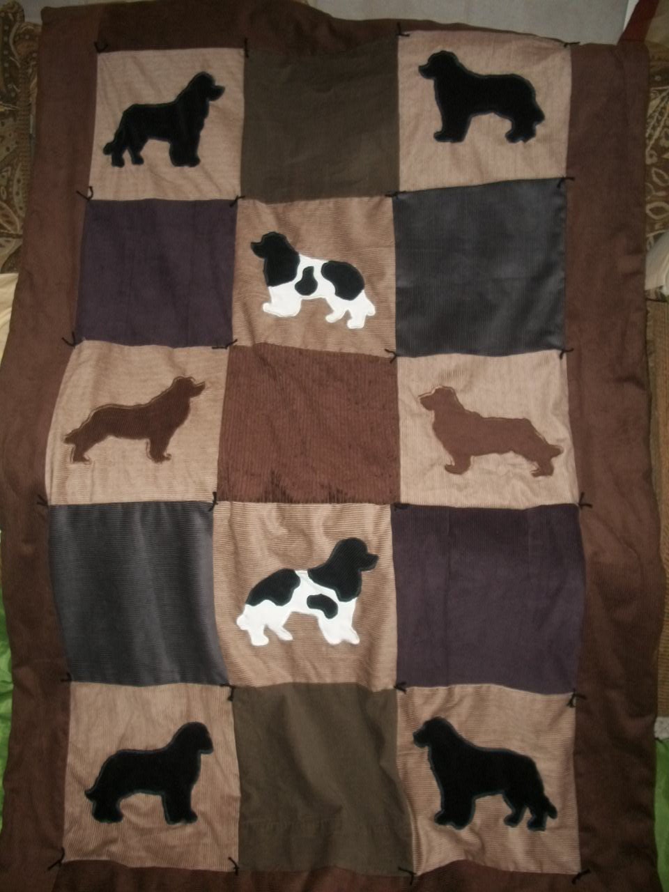 Newfoundland Dog Silhouette Quilt 4x6 by MyLittleEndurance