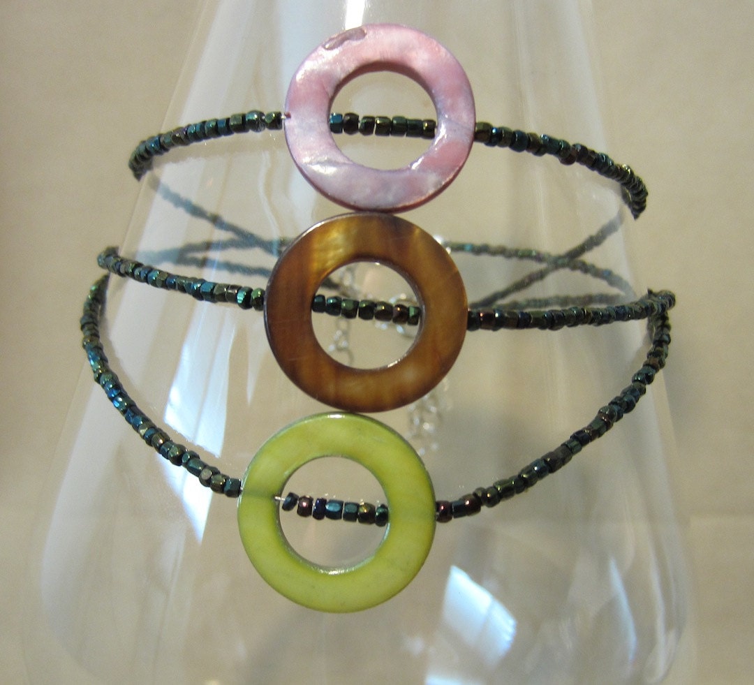Mother of Pearl Disc &  Iridescent Black Beaded Anklet