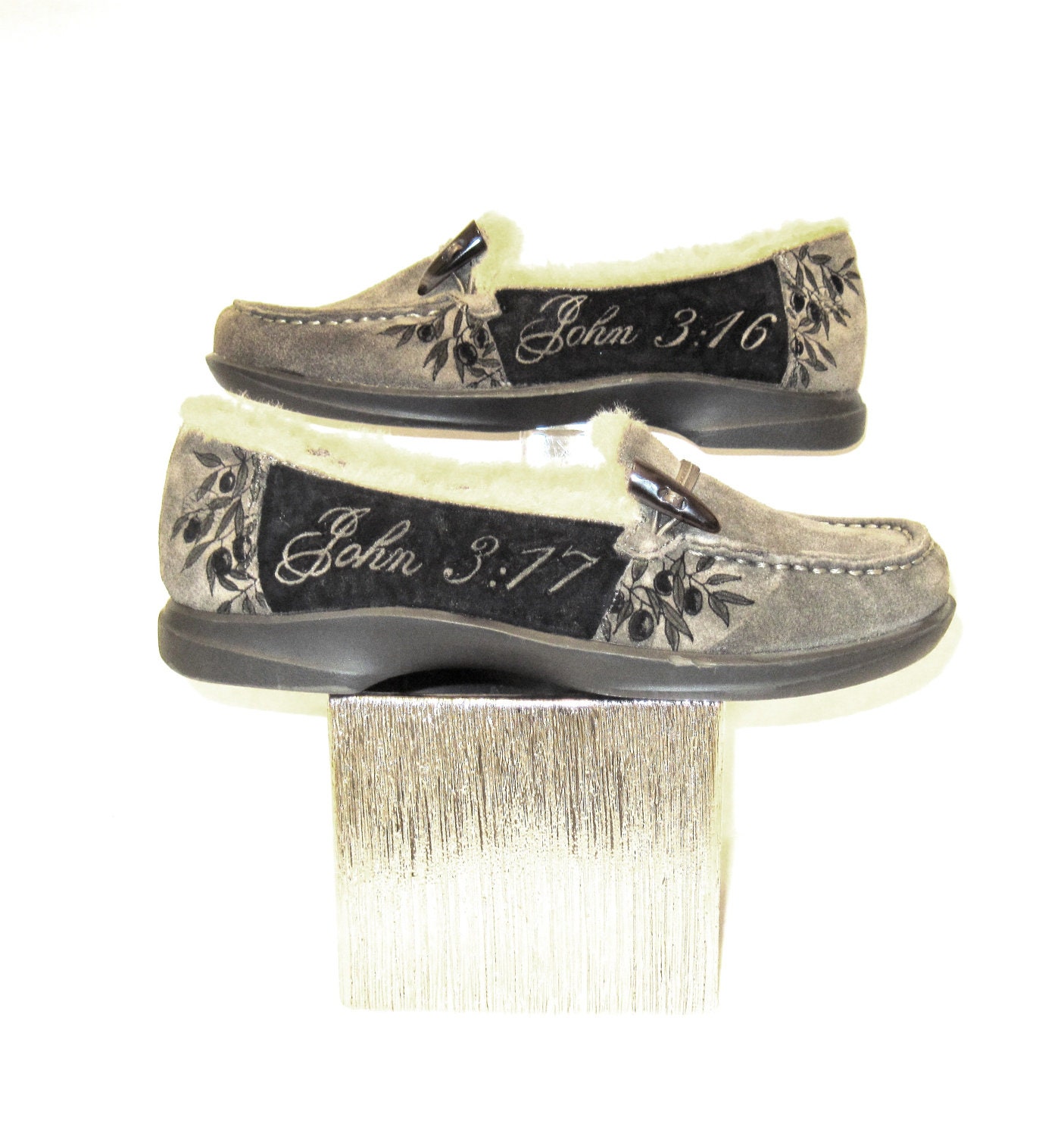 Womens loafers Suede Hand Painted John 3:16 size 6