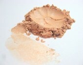 Mineral Eye Shadow in LOTTIE Home and Garden champagne peach nude vegan eye color