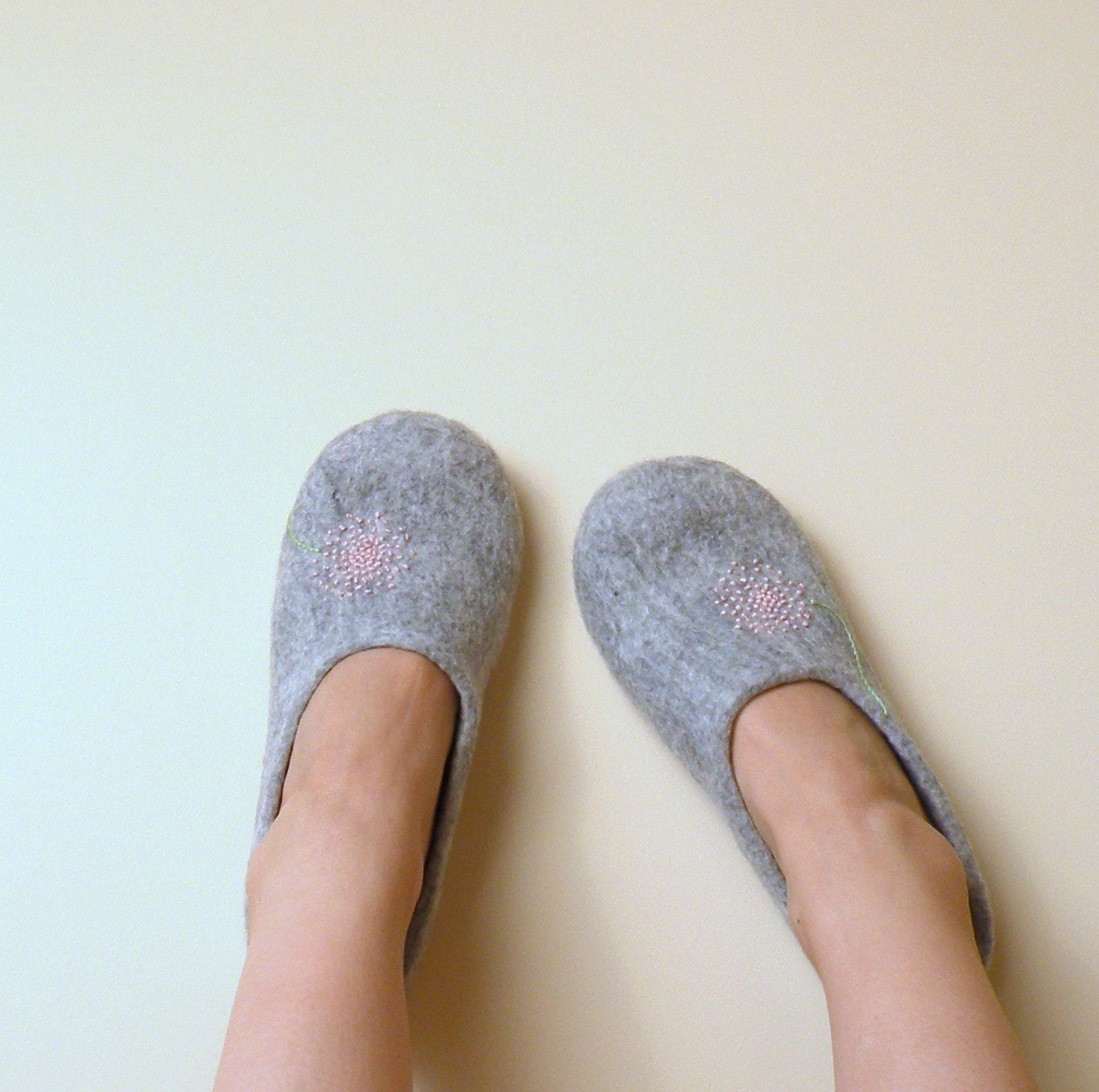 Felted slippers Neutral with pink dandelion - natural grey wool clogs - eco friendly - made to order - Mothers day gift