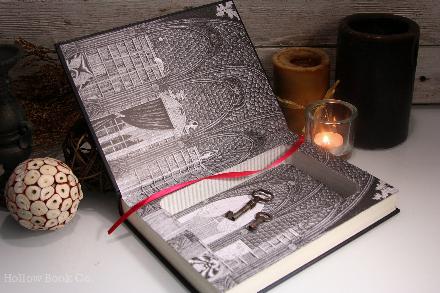 Hollow Book Safe - Dracula