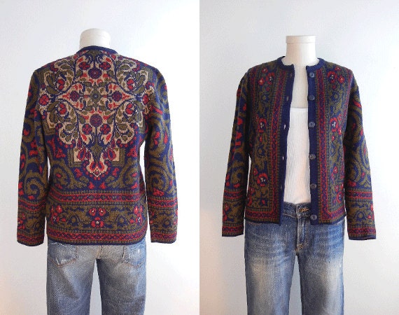Vintage Patterned Wool Cardigan / 1970s Wool Jacquard Knit Sweater Navy Olive Red