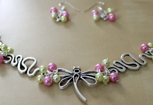 Dragonfly necklace and earrings set, beaded necklace, pearl necklace, dragonfly jewelry