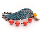 Under My Wing Polymer Clay Wing Clasp Beaded & Vintage Chain Bracelet - Distlefunk2