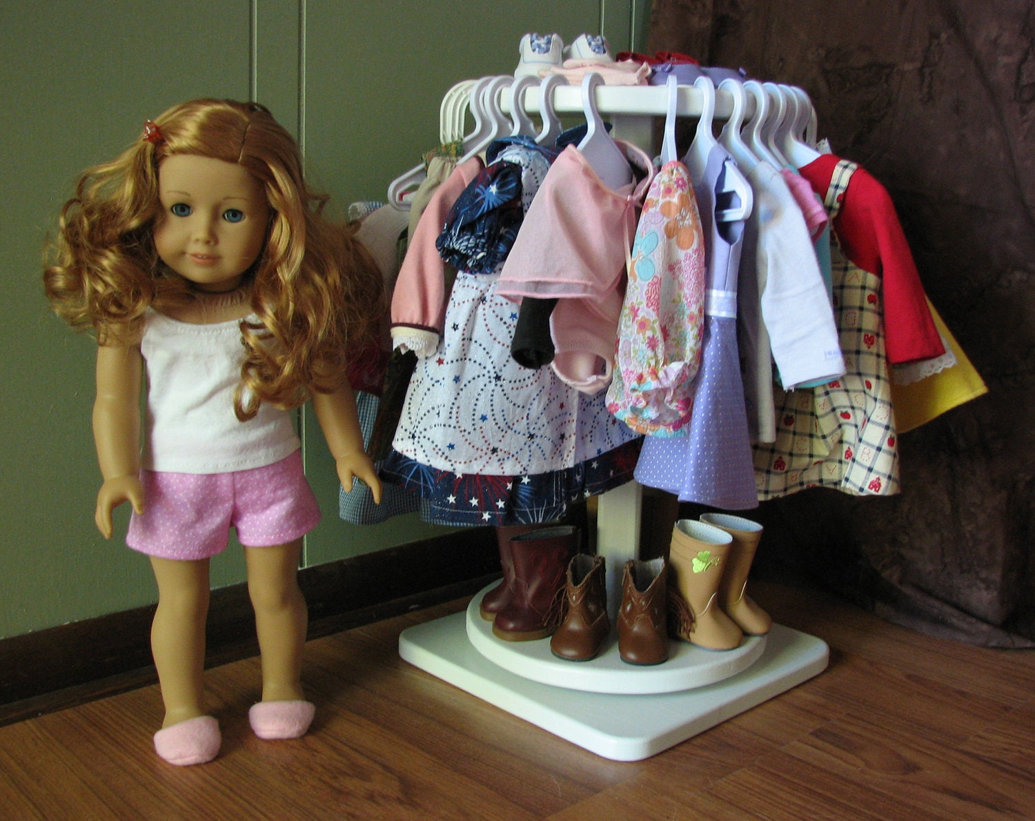 Rotating Clothing Rack for American Girl or other 18" doll - JUNE SHIPPING