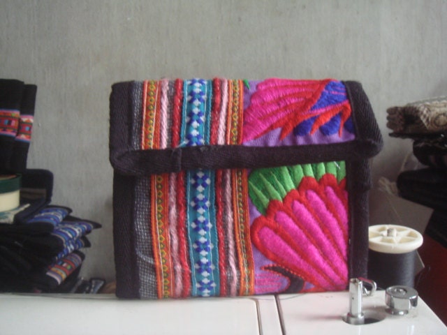 Handmade oriental embroideried wallet