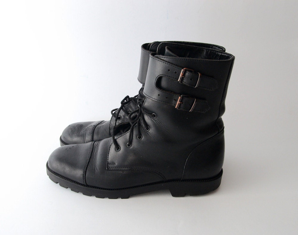 Vintage black leather army boots // military boots // grunge boots