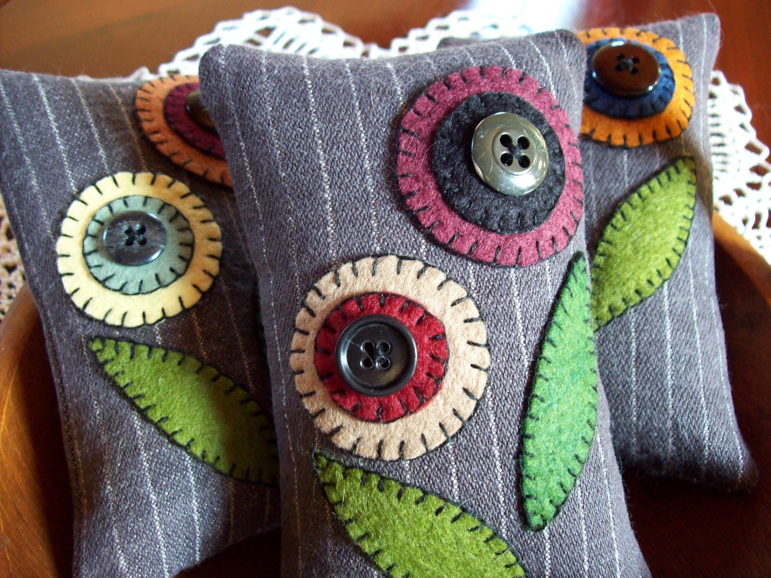 Penny Rug Flowers Bowl Filler Pillow Tucks