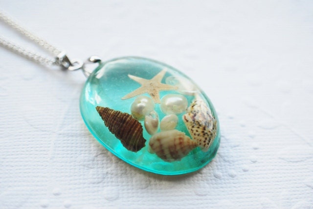 The Mermaid's Necklace 02 Oval Nautical Jewelry Resin Starfish Tiny Seashells Aqua Specimen Necklace Fairy Tale Fantasy Unique Handmade